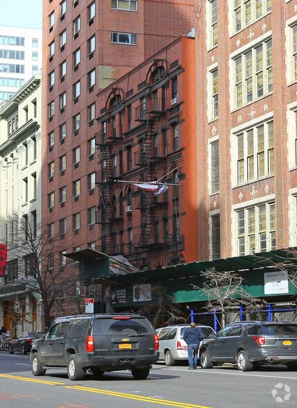 219-221 E 23rd St, New York, NY à louer - Photo de l’immeuble – Image 2 sur 2