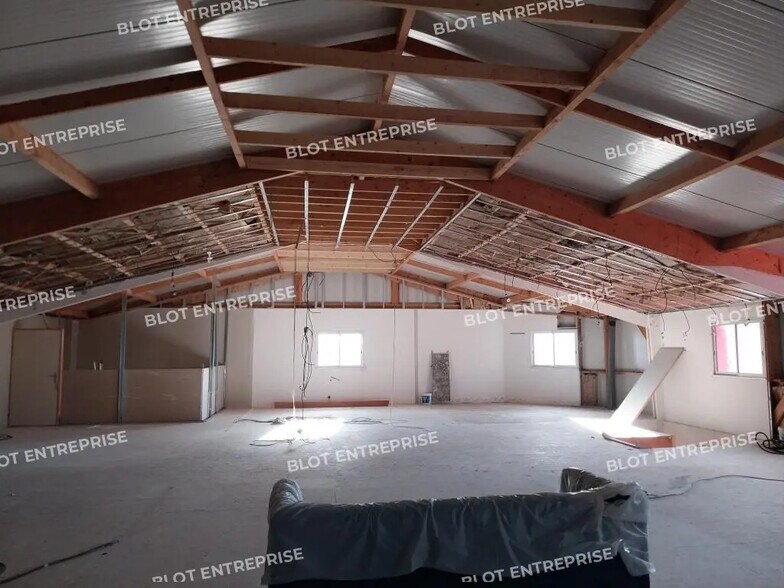Bureau dans Theix-Noyalo à vendre - Photo de l’immeuble – Image 3 sur 5