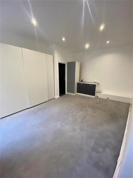 Bureau dans Paris à louer - Photo de l’immeuble – Image 2 sur 9