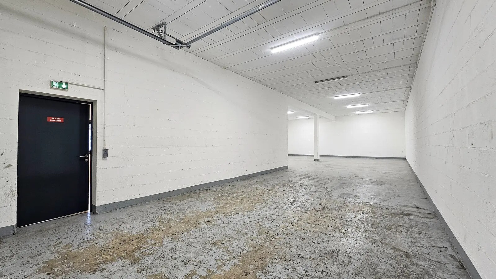 Local d’activités dans Collégien à louer Photo de l’immeuble– Image 1 sur 14