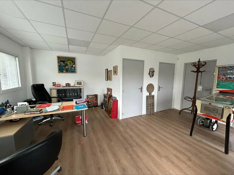 Bureau dans Bondues à louer - Photo de l’immeuble – Image 2 sur 9