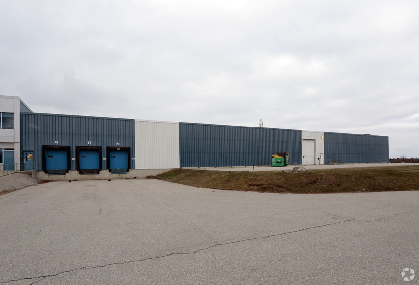 570 Southgate Dr, Guelph, ON à louer - Photo de l’immeuble – Image 2 sur 3