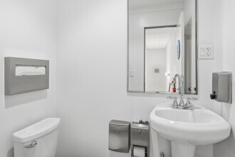 11555 Sorrento Valley Rd, San Diego, CA à louer Photo intérieure– Image 2 sur 7