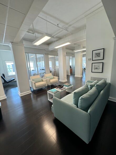 120 S Olive Ave, West Palm Beach, FL à vendre - Photo intérieure – Image 2 sur 14