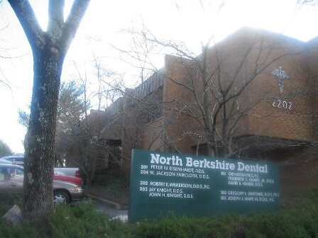 2202 N Berkshire Rd, Charlottesville, VA à vendre - Photo de l’immeuble – Image 2 sur 3