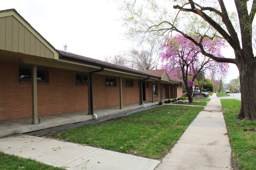 234 S Cherry St, Olathe, KS à louer - Photo de l’immeuble – Image 2 sur 7