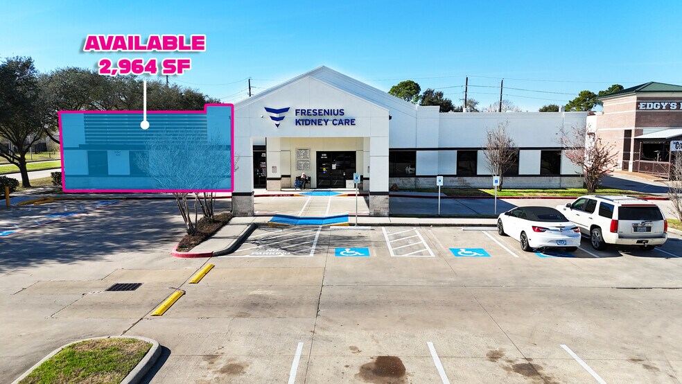 8925 N Highway 6, Houston, TX à louer - Photo de l’immeuble – Image 2 sur 7