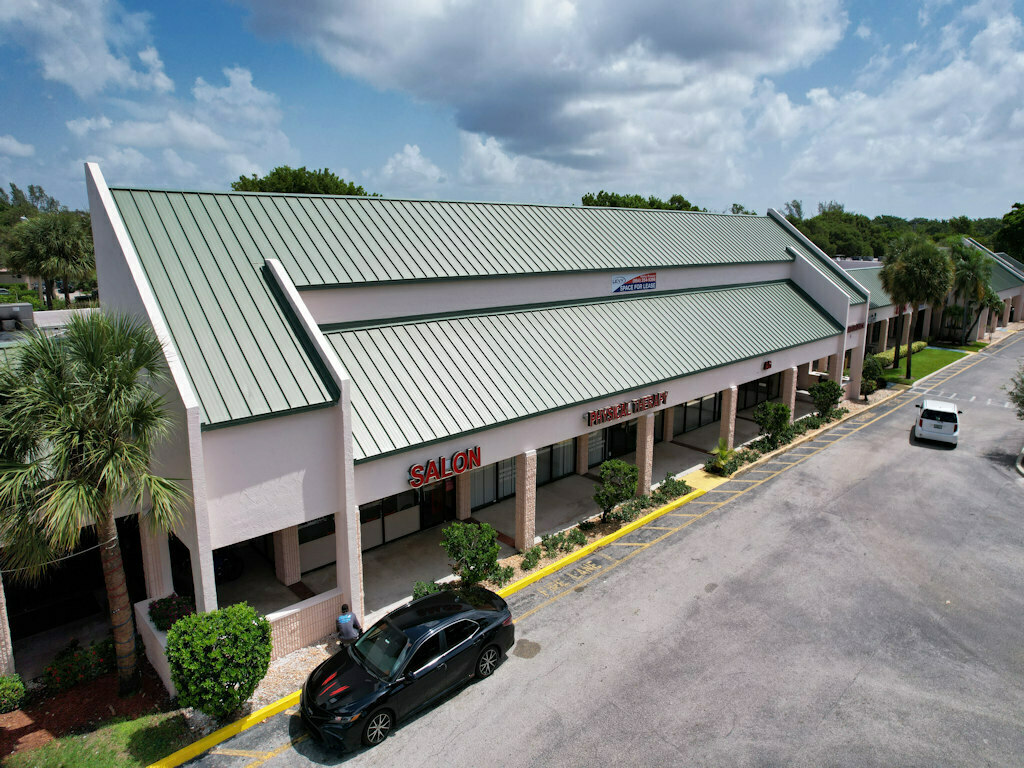 7101-7225 W Oakland Park Blvd, Lauderhill, FL à louer Photo de l’immeuble– Image 1 sur 7