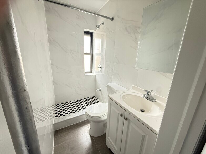 297 St Nicholas Ave, Ridgewood, NY à vendre - Photo de l’immeuble – Image 2 sur 8