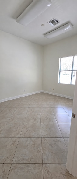 8881 Terrene Ct, Bonita Springs, FL à louer - Photo intérieure – Image 2 sur 3