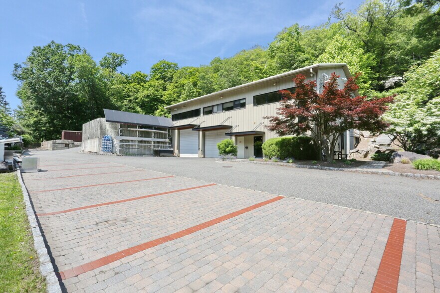 345 State 17 hwy, Hillburn, NY à louer - Photo de l’immeuble – Image 2 sur 10