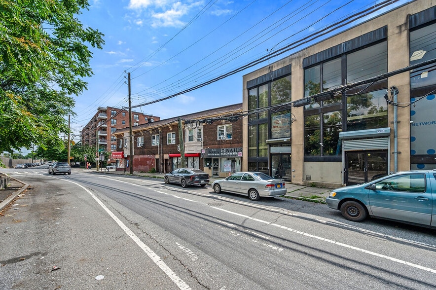 1142A S Railroad Ave, Staten Island, NY à vendre - Photo de l’immeuble – Image 2 sur 28