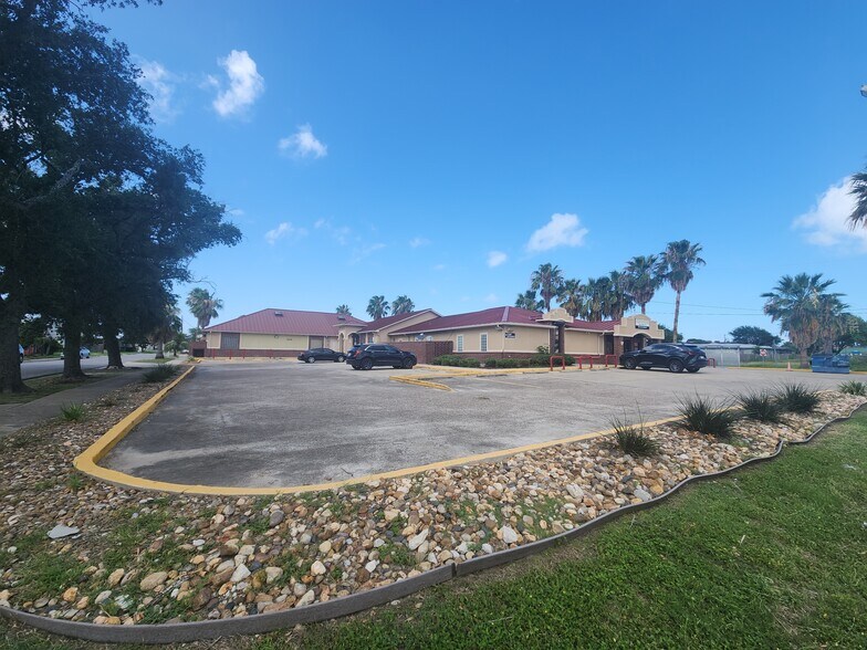 1215 Santa Fe St, Corpus Christi, TX à vendre - Photo de l’immeuble – Image 1 sur 9