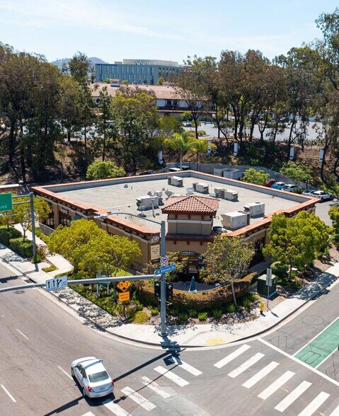 11611 Rancho Bernardo Rd, San Diego, CA à louer - Photo de l’immeuble – Image 3 sur 5