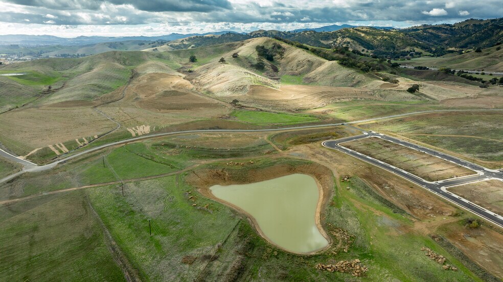 201 Mount Royal Rd, Vacaville, CA à vendre - Photo de l’immeuble – Image 2 sur 2