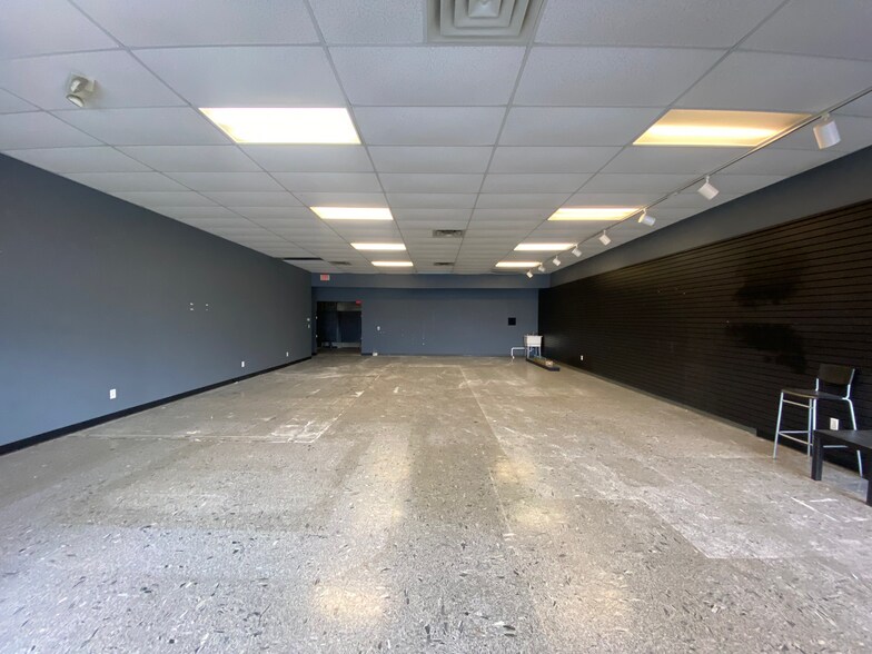 843 W Broadway Ave, Forest Lake, MN à louer - Photo de l’immeuble – Image 3 sur 10