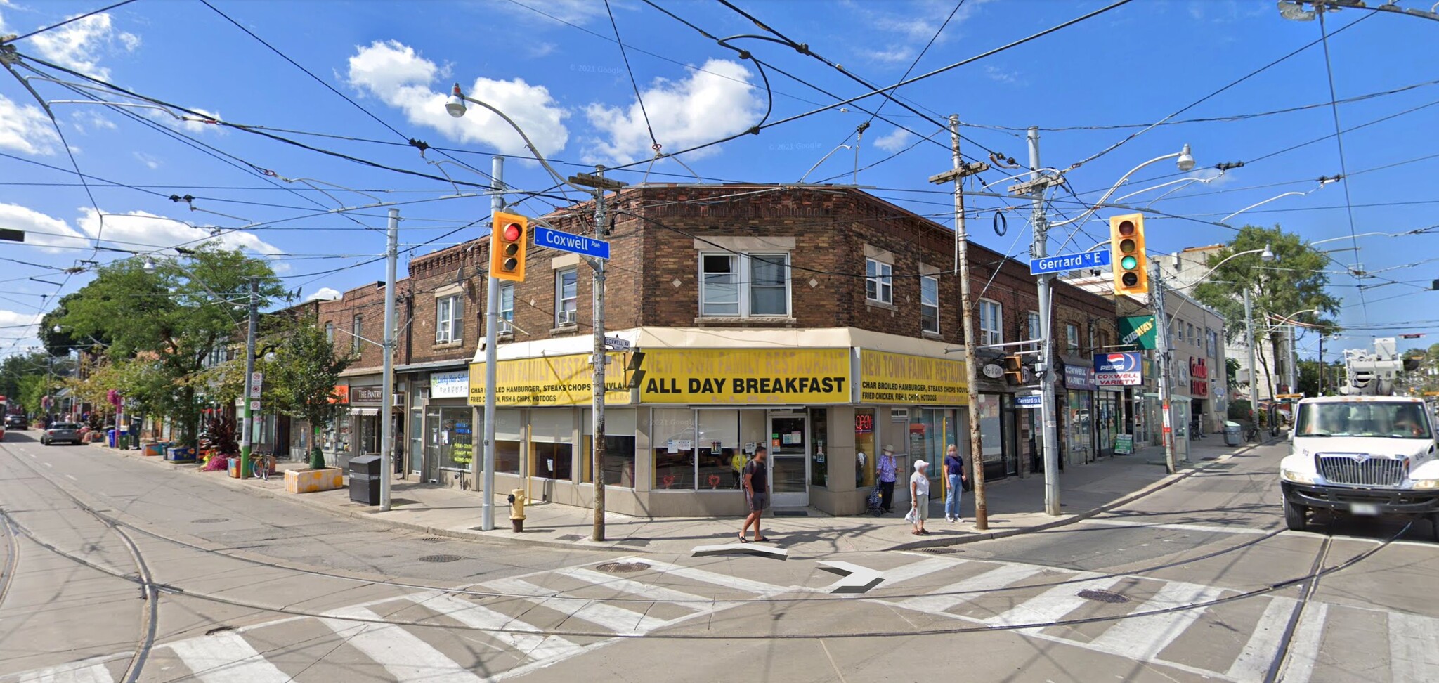 1622-1626 Gerrard St, Toronto, ON à louer Photo de l’immeuble– Image 1 sur 1