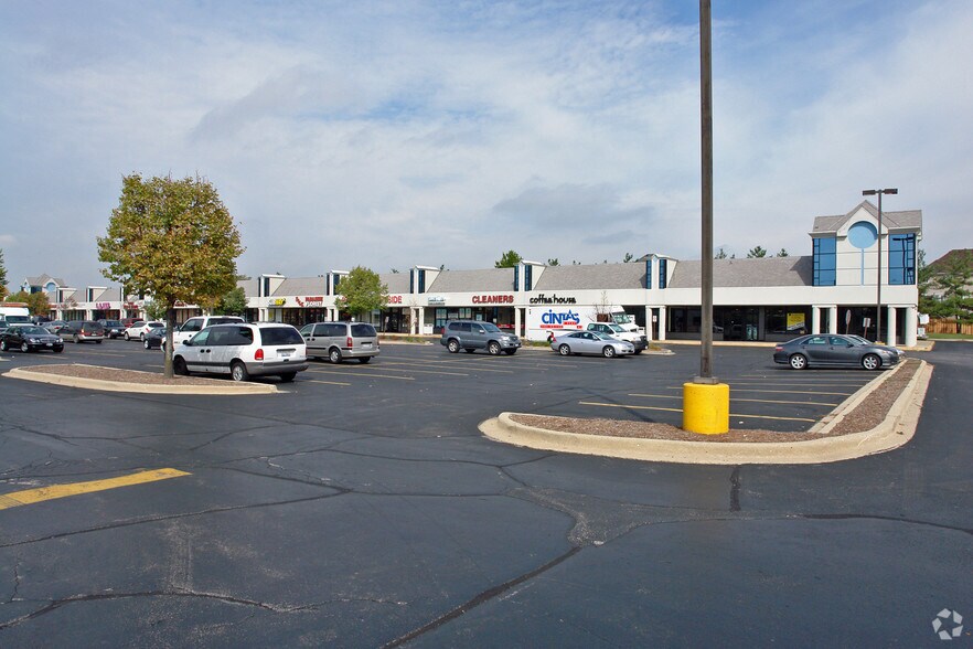1600 Algonquin Rd, Hoffman Estates, IL à louer - Photo de l’immeuble – Image 3 sur 11