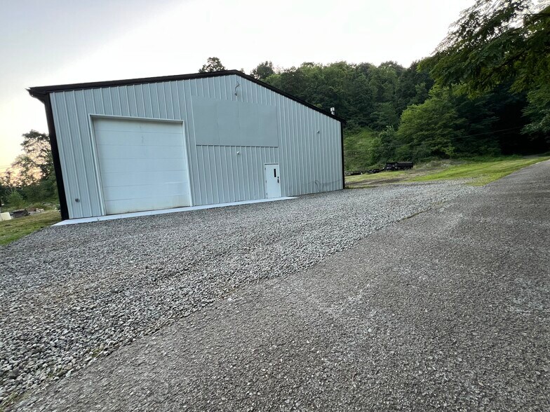 608 State Route 380, Murrysville, PA à louer - Photo de l’immeuble – Image 1 sur 11