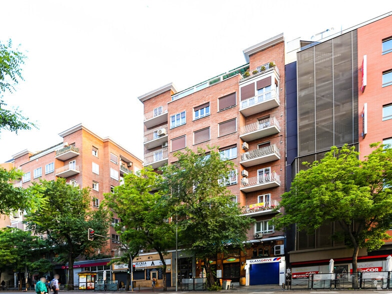 Immeuble residentiel dans Madrid, Madrid à vendre - Photo de l’immeuble – Image 1 sur 1