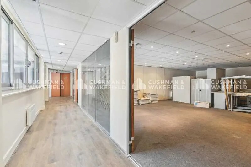 Bureau dans Courbevoie à vendre - Photo de l’immeuble – Image 2 sur 12