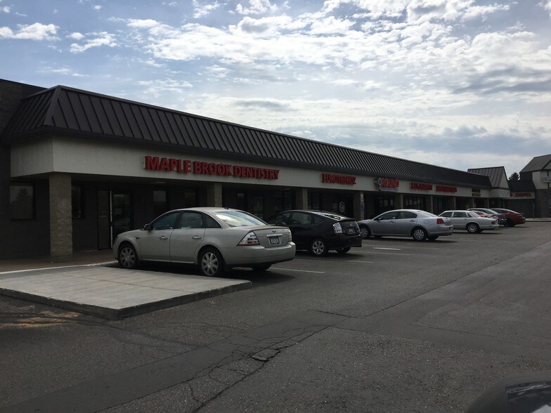 8401-8471 W Broadway Ave, Brooklyn Park, MN à louer - Photo de l’immeuble – Image 3 sur 12