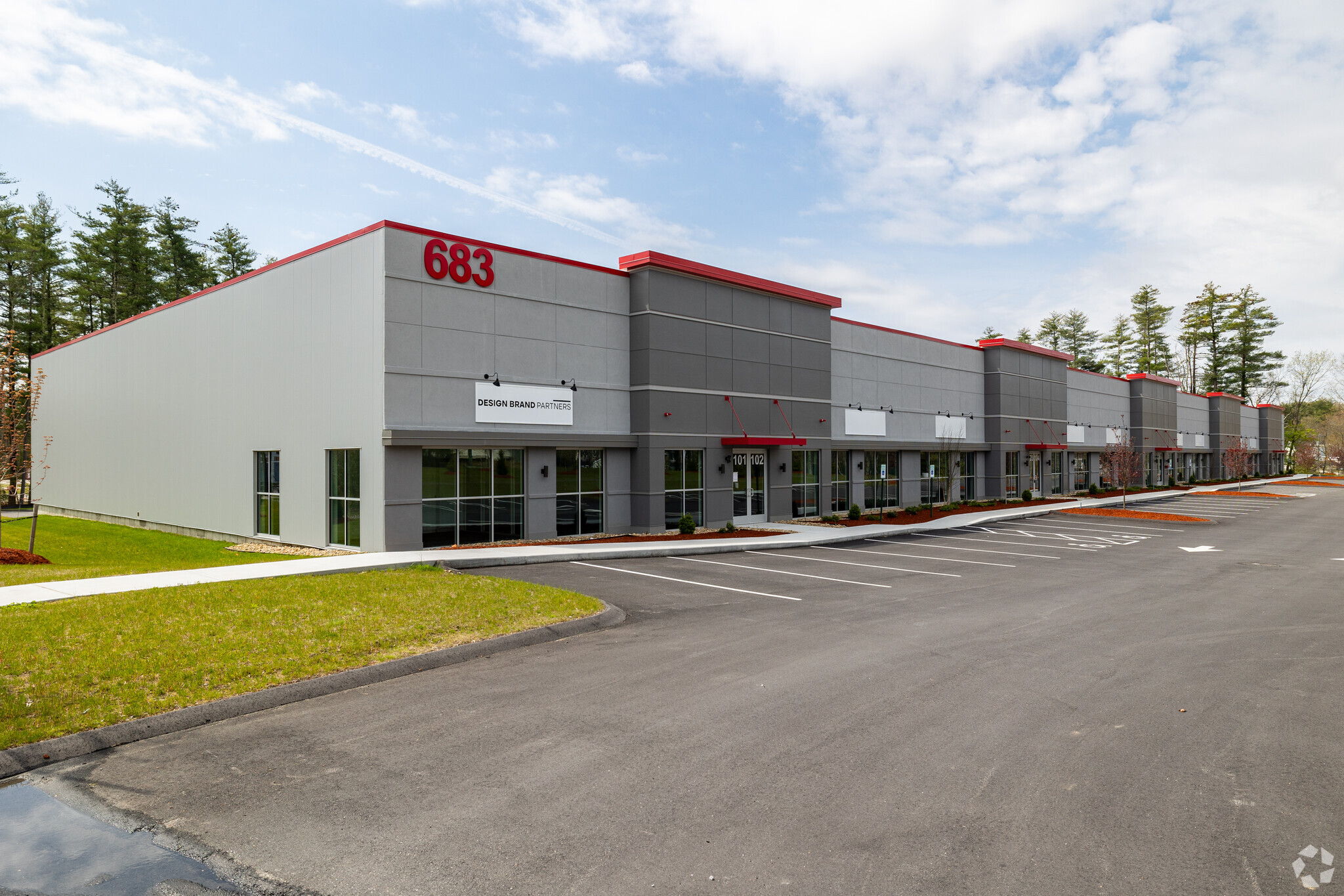 683 Daniel Webster Hwy, Merrimack, NH à louer Photo de l’immeuble– Image 1 sur 16