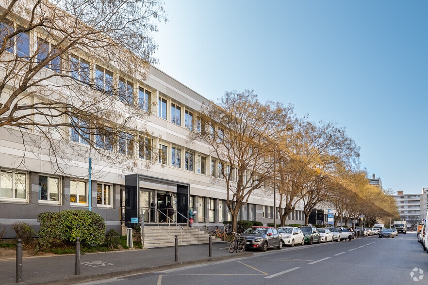 33 Rue Negresko, Marseille à louer - Photo de l’immeuble – Image 2 sur 10