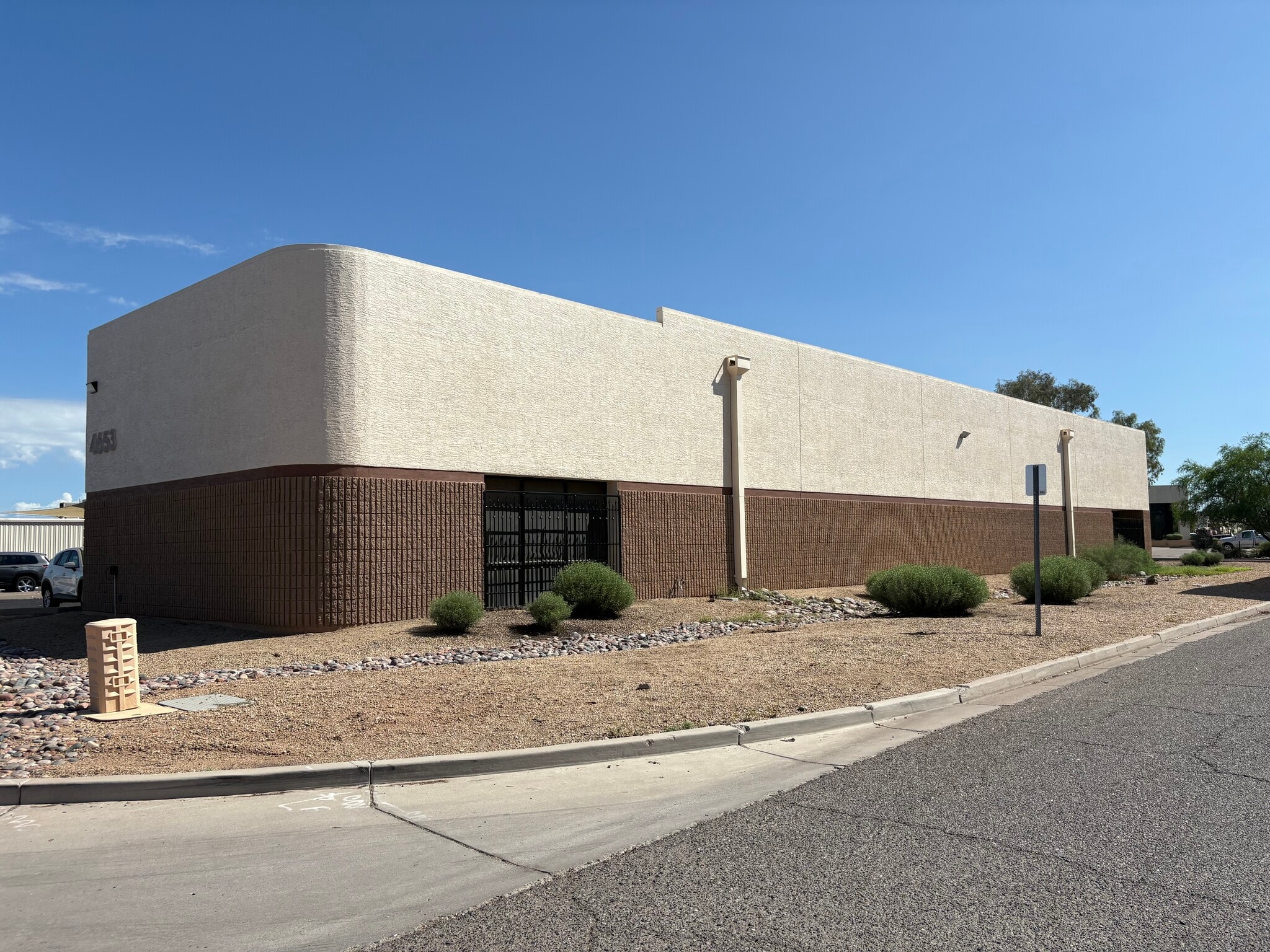 4653 S 33rd St, Phoenix, AZ à vendre Photo de l’immeuble– Image 1 sur 11