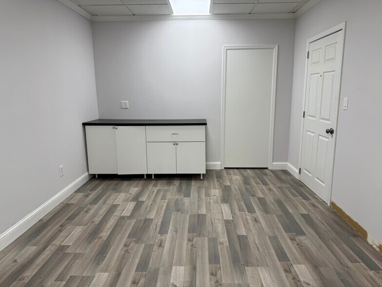 44 Atlantic Ave, Lynbrook, NY à louer - Photo de l’immeuble – Image 3 sur 7