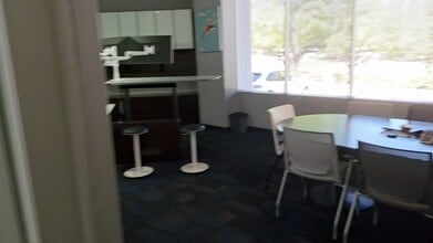 4545 Fuller Dr, Irving, TX à louer - Vidéo sur l’annonce professionnelle 