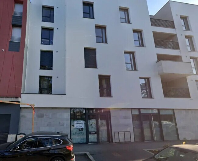 Plus de détails pour Local commercial à louer