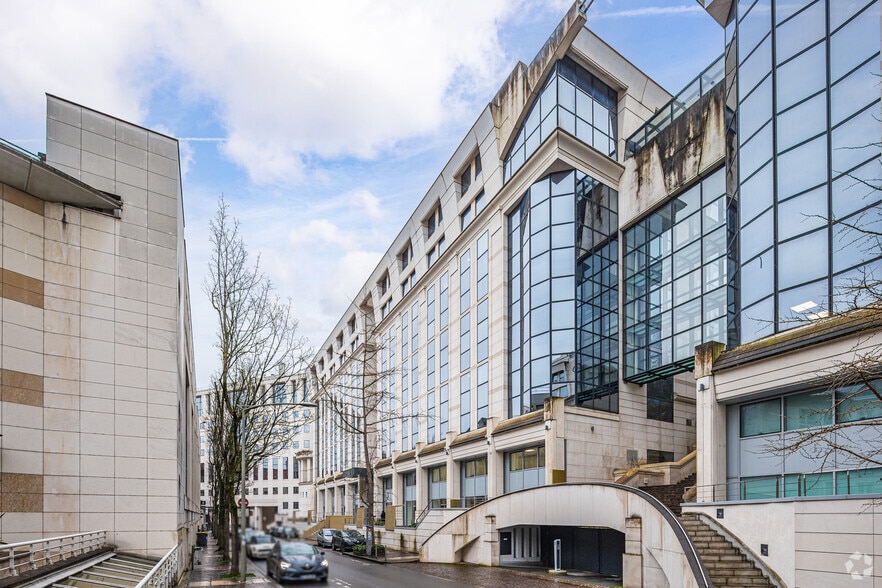 3-5 Avenue De La Cristallerie, Sèvres à louer - Photo principale – Image 1 sur 3