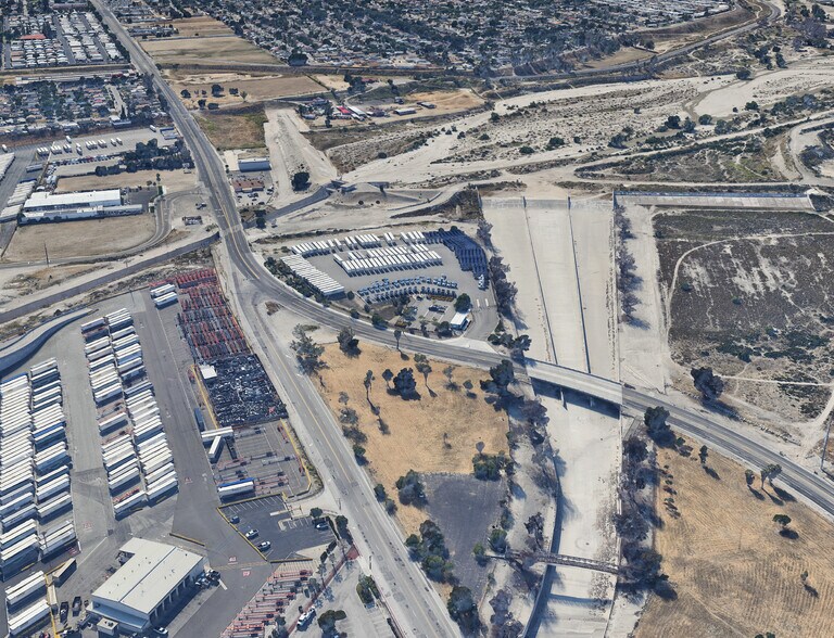1938 W 5th St, San Bernardino, CA à louer - Photo de l’immeuble – Image 2 sur 7