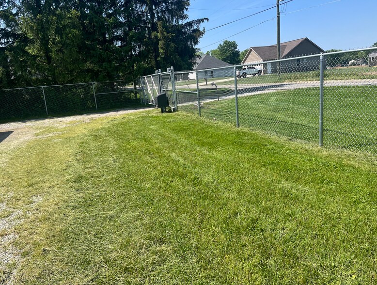1380 N 300 E, Anderson, IN à vendre - Photo de l’immeuble – Image 2 sur 5