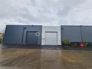 Plus de détails pour Local d'activités à louer