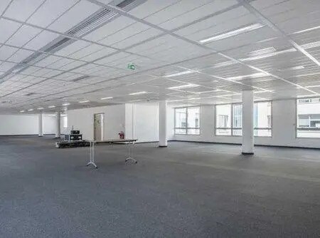 Bureau dans Clichy à louer - Photo de l’immeuble – Image 3 sur 8