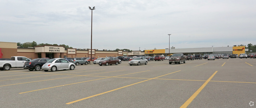 1029 Brodie Dr Hwy 11, Severn, ON à louer - Photo de l’immeuble – Image 3 sur 9