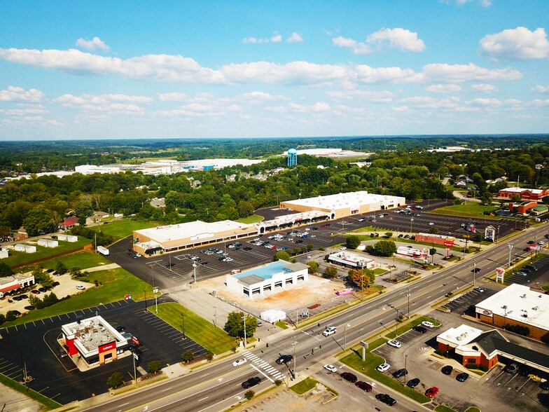 2008 Memorial Blvd, Springfield, TN à louer - Photo de l’immeuble – Image 2 sur 4