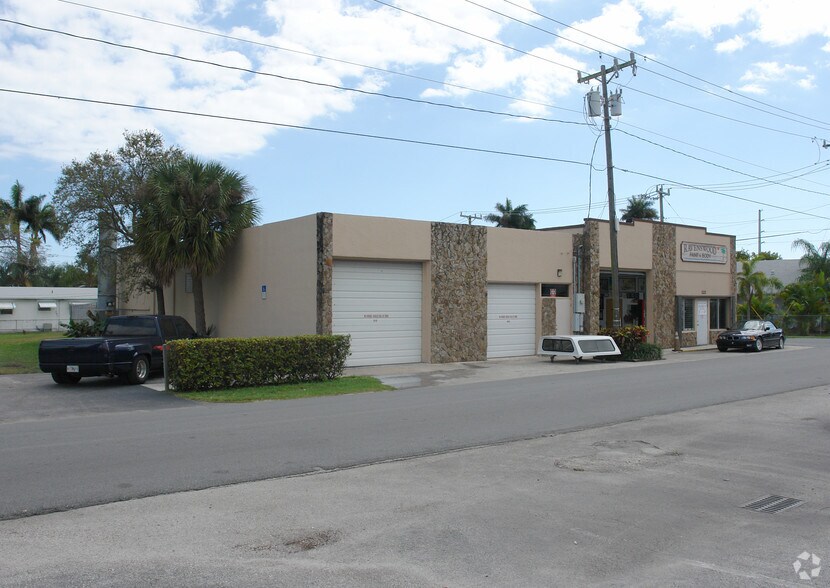 121 SE 1st Ave, Dania Beach, FL à vendre - Photo principale – Image 1 sur 48