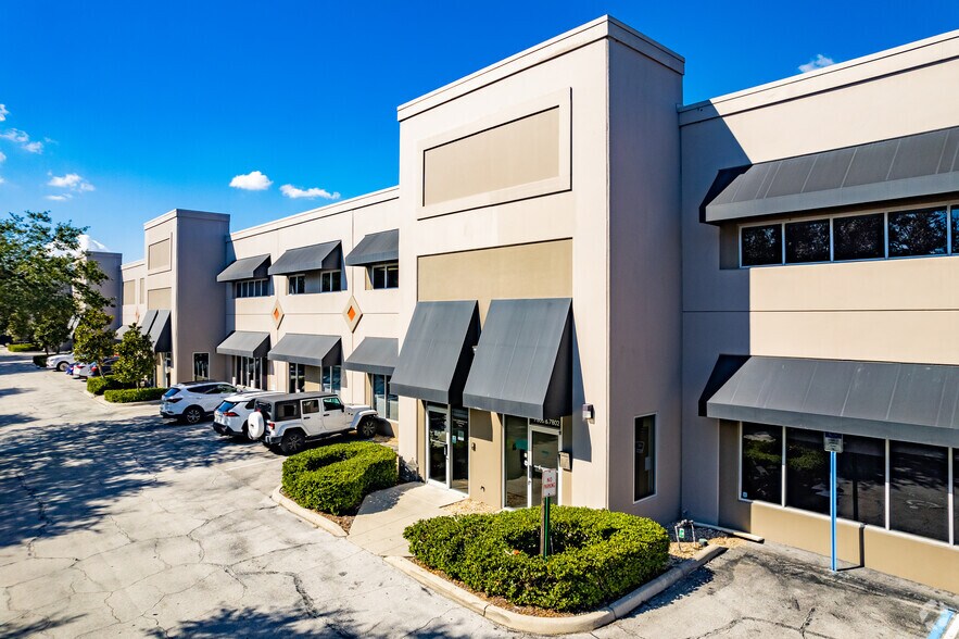 7802 Kingspointe Pky, Orlando, FL à louer - Photo de l’immeuble – Image 1 sur 33