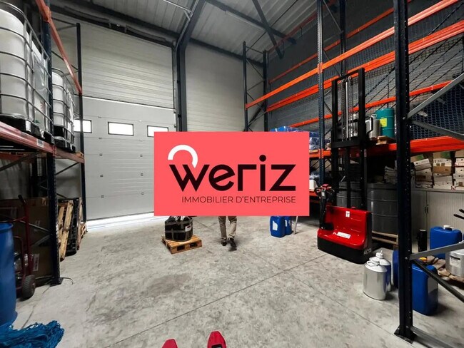 Plus de détails pour Local d'activités à louer