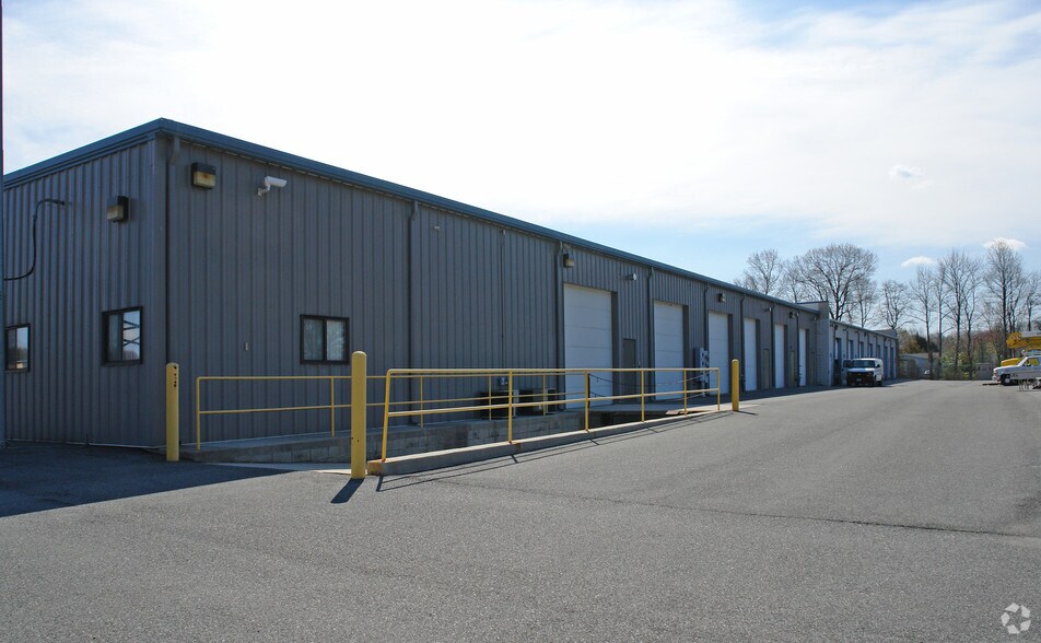 100 Carlson Way, Dover, DE à louer - Photo de l’immeuble – Image 2 sur 2