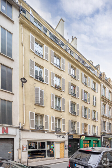 47 Rue De Laborde, Paris à louer - Photo de l’immeuble – Image 2 sur 2