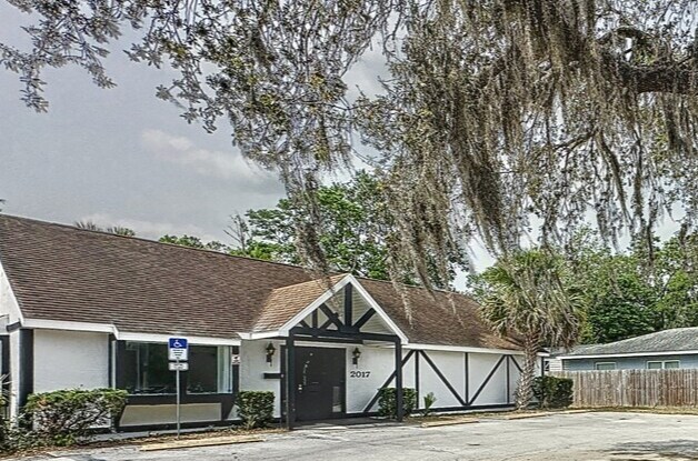 2017 W Main St, Leesburg, FL à louer - Photo de l’immeuble – Image 3 sur 9