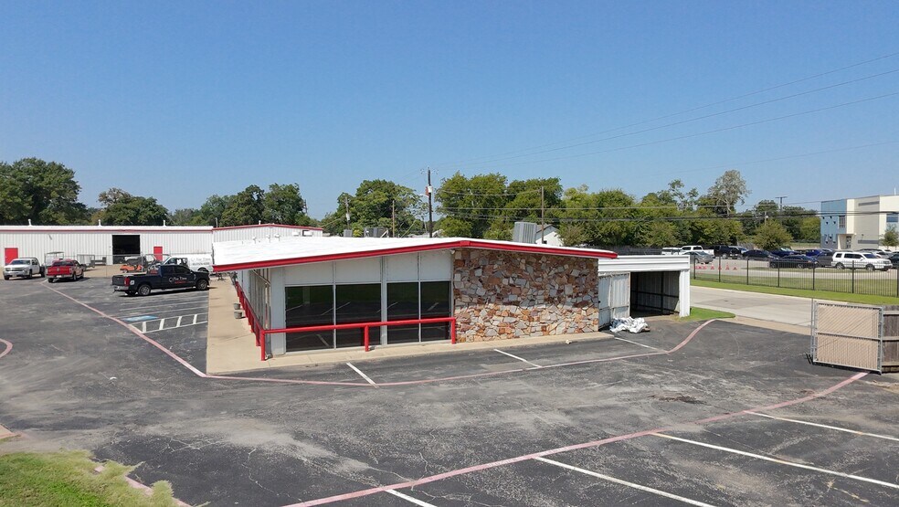 5717 Airport Fwy, Haltom City, TX à louer - Photo de l’immeuble – Image 3 sur 21