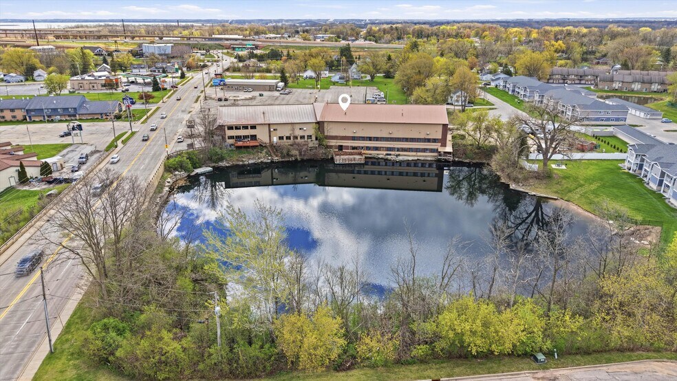 2107 Velp Ave, Green Bay, WI à vendre - Photo de l’immeuble – Image 2 sur 29