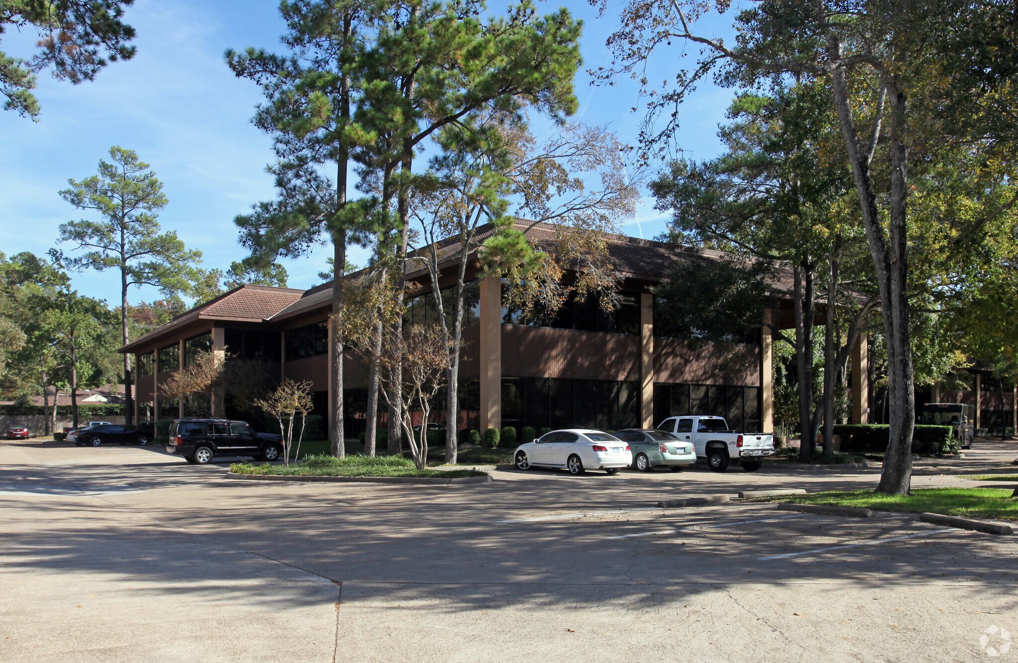 13910 Champion Forest Dr, Houston, TX à louer Photo de l’immeuble– Image 1 sur 4
