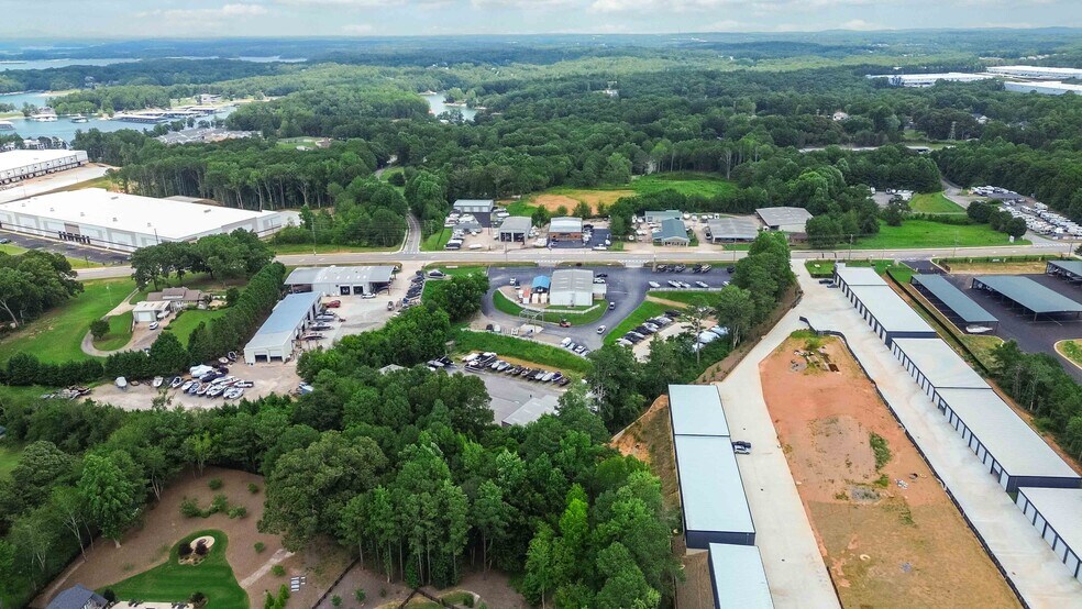 6080 Lanier Islands Pky, Buford, GA à vendre - Photo de l’immeuble – Image 3 sur 47