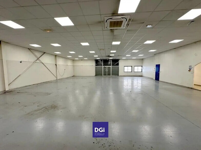 Local d’activités dans Nîmes à louer - Photo intérieure – Image 3 sur 10